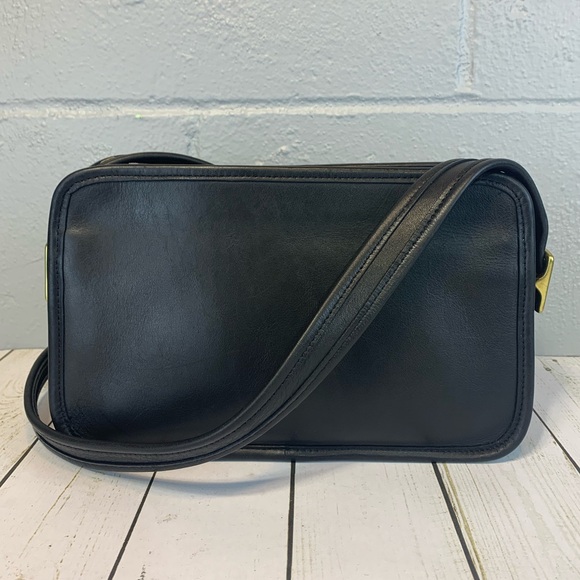 Coach Handbags - Vintage Coach Legacy East West Compartment Shoulder Bag-Black Leather- 9164
